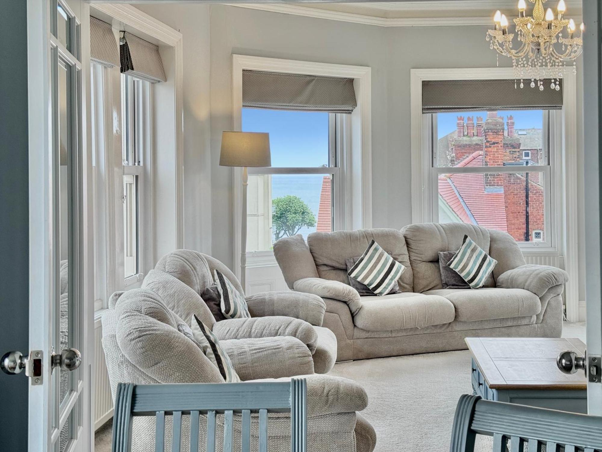 Apartment Victoria With Free Parking Scarborough Exterior foto