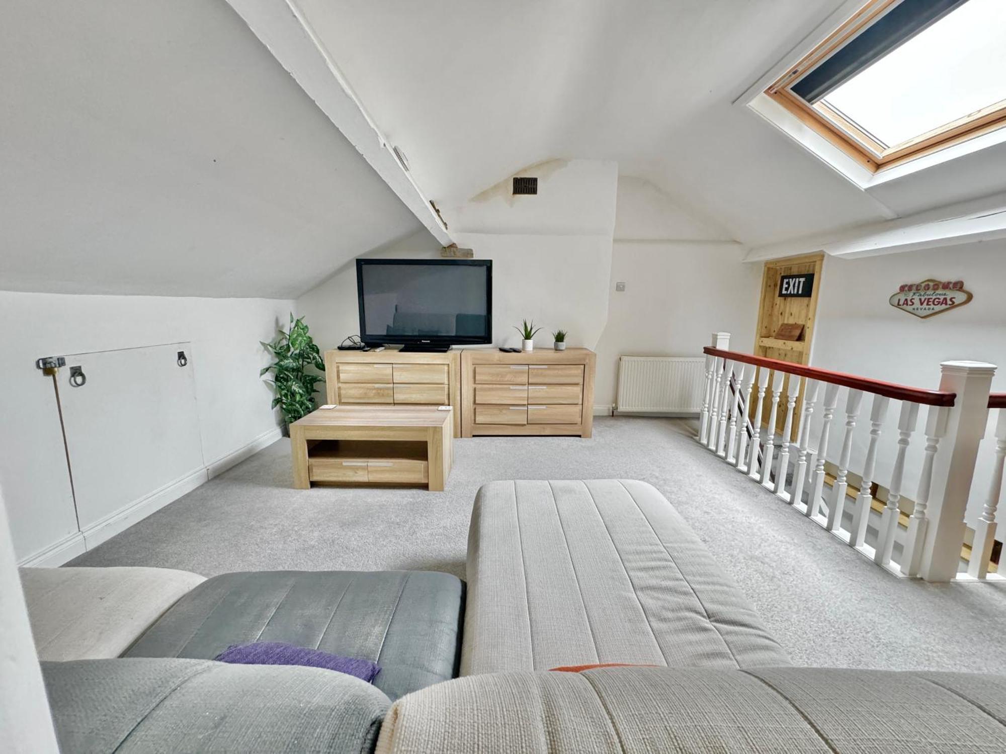 Apartment Victoria With Free Parking Scarborough Exterior foto
